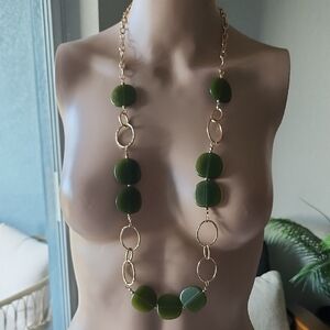Elegant Green and Gold Necklace and Earring Set